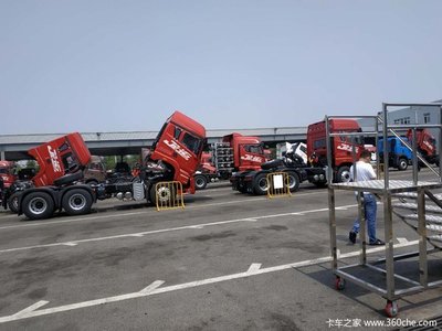 6月18日徐州赛龙携新老客户参观一汽解放青岛新工厂